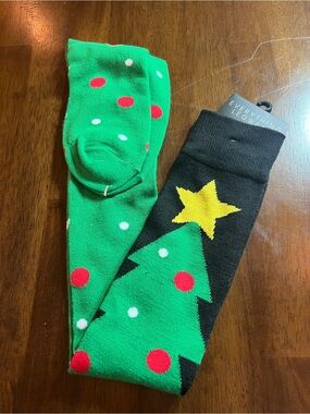 Festive Green Christmas Tree Crew Socks with Star Accent